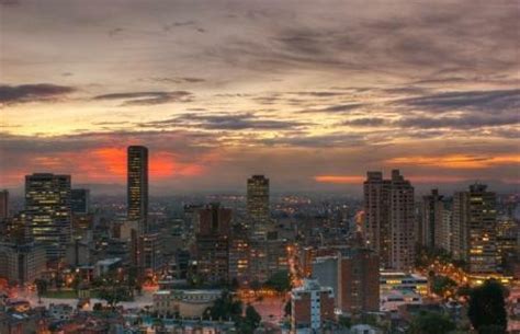 City dwellers live very complicated urban lives whereas. The Country vs City Debate