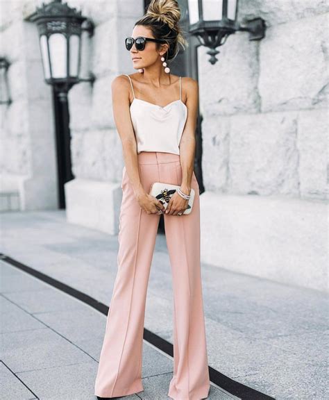 15 Outfits Con Pantalones De Tiro Alto Que Te Encantarán