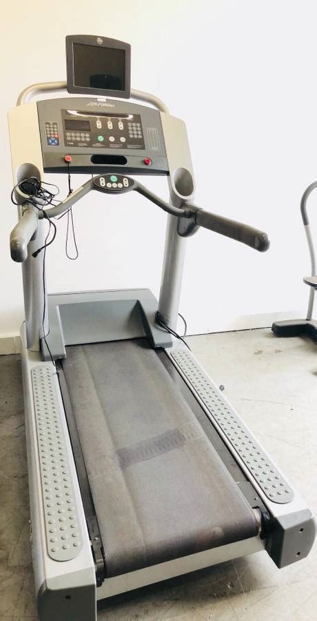 Life Fitness 95ti Commercial Treadmill W Tv Entertainment System