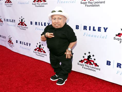 Verne Troyer Died From Suicide By Alcohol Intoxication Us Weekly