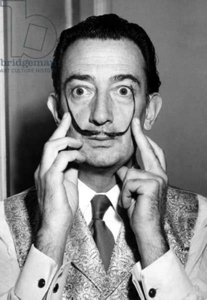 Salvador Dali Portrait C 1953 Bw Photo Salvador Dali Sfondi