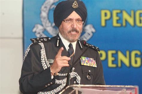 According to pdrm, the portal is a facility for the public to pay traffic summons faster. Hati saya tetap dengan PDRM - Amar Singh - Semasa | mStar