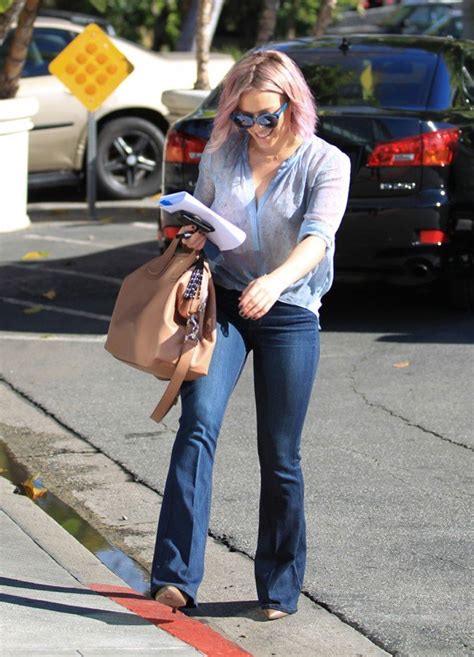 Hilary Duff Nipples 3 Photos Thefappening