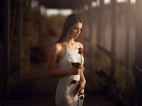 1600x1200 Girl With Rose In Hand 1600x1200 Resolution HD ...
