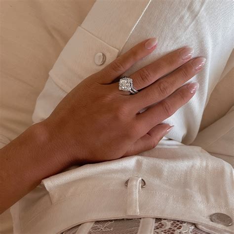 how to wear a wedding ring set the must read guide