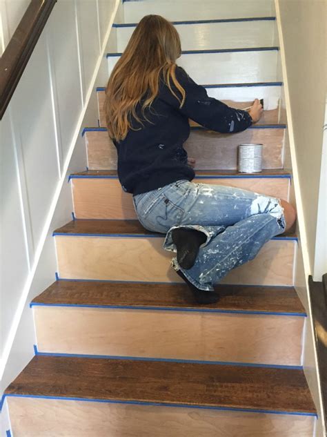 The above is an excellent example of how a runner makes the look of the stairs. Stairway Makeover - Swapping Carpet for Laminate - The ...