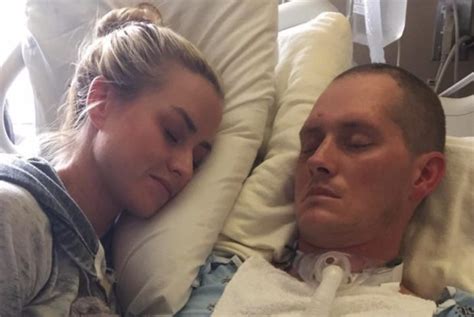 Video Of Navy Seal Giving Wife A Kiss For The First Time Since Accident