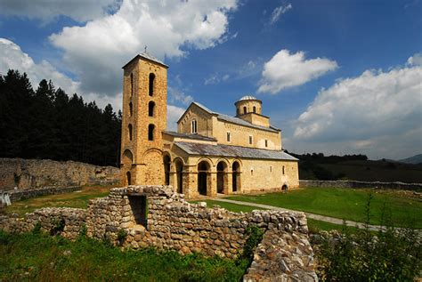 Najpoznatiji Manastiri U Srbiji Navigatify
