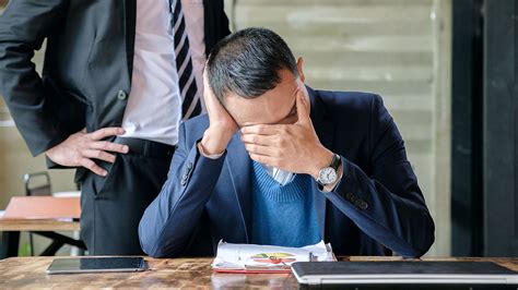 5 big signs you have a toxic boss and what to do
