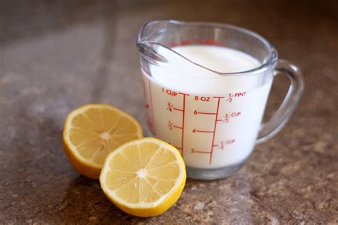 To make buttermilk with vinegar and milk, start by putting 1.5 tablespoons of white vinegar in a measuring cup. Barefeet In The Kitchen: Kitchen Tip: How To Make a ...