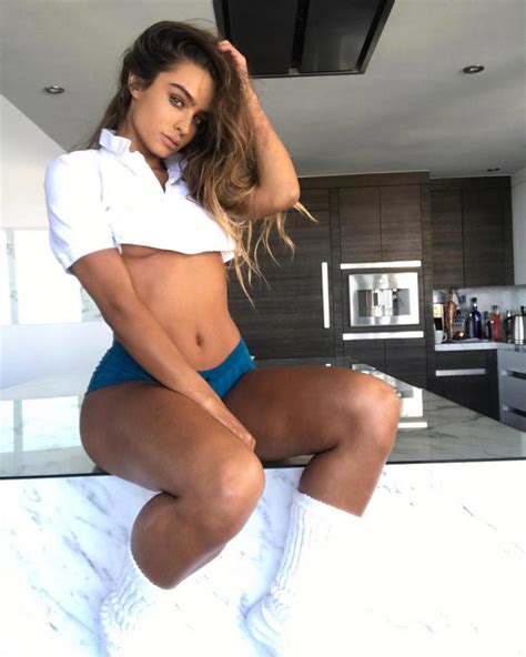 Sommer Ray Nude And Sexy Photos Plus Leaked Porn Video The Best