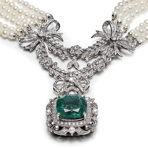 A Pearl Diamond And Emerald Set Necklace Overall Length Approx 37cm