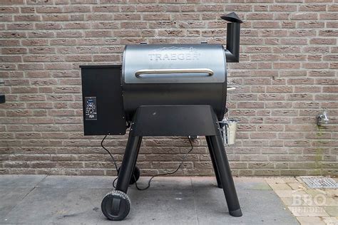 Set the temperature on the digital control panel or your smart device Traeger Pro series 22 pellet grill review - BBQ-helden