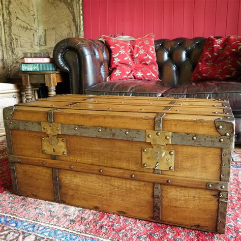 With a little creativity and basic carpentry skills you can make your own chic coffee table! Pin on Trunk
