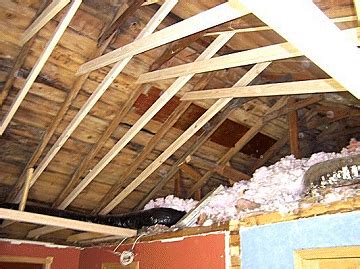 Vaulted ceilings are a good feature to put into a new build house. How To Build A Vaulted Ceiling Truss | www.Gradschoolfairs.com