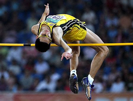 Tangan ditarik vektor guru kartun hari guru olahraga gambar kartun sukan sekolah rendah dan menengah relay perlumbaan aersif: Lompat Tinggi