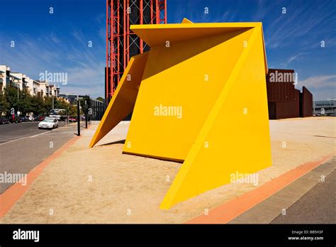 Melbourne Sculptures The Vault Sculpture Is One Of Melbourne S