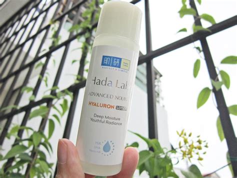 Produk ini berasal dari negara jepang sedangkan di indonesia sendiri produk ini dikelola oleh rohto. Review Hada Labo Advanced Nourish