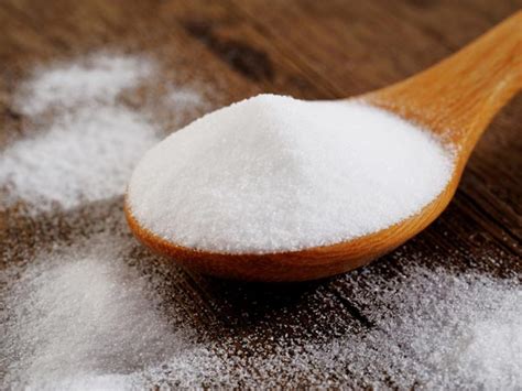 Apple cider vinegar (acv) and epsom salt: 10 Home Remedies For Toenail Fungus - Boldsky.com