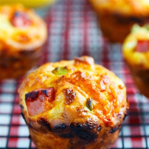 Simple satisfying muffins, perfect for breakfast or as an accompaniment to soup or salad for lunch. Keto Cottage Cheese & Egg Muffins w/Ham & Cheddar Cheese