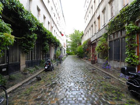 Les Secrets De La Rue Du Faubourg Saint Antoine Un Petit Pois Sur Dix
