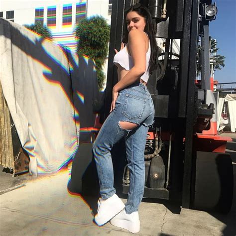 Ariel Winter Bum Ripped Jeans On Stylevore