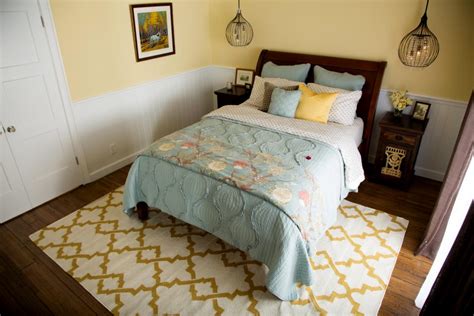 Transitional Yellow Bedroom With Playful Patterned Rug Hgtv