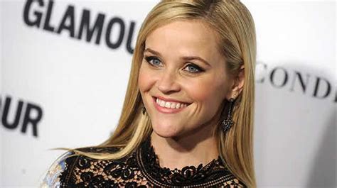 Reese Witherspoon Aparece Morena Em Fotos De Bastidores De Nova Série Da Apple