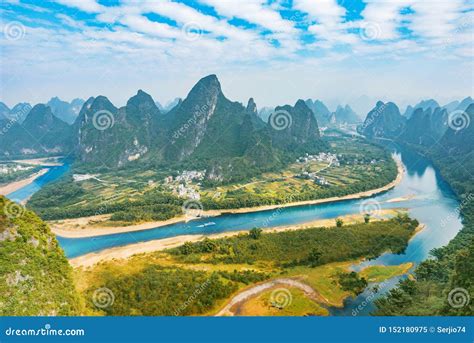 Li River And Karst Mountains Near Yangshuo Guangxi Province Stock