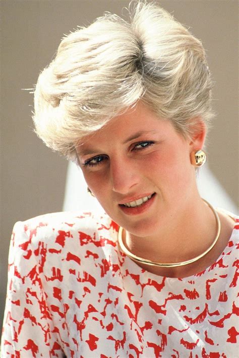 Princess Diana In 26 Era Defining Jewelry Pieces Mode Princesse Diana