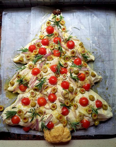Glittery Christmas Tree Bread With Garlic And Rosemary Scrumptious