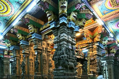 Inside Of Meenakshi Hindu Temple In Madurai Royalty Free Stock Image