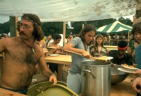 Rare Historical Images From The Woodstock Music Festival Groovy History Woodstock Music