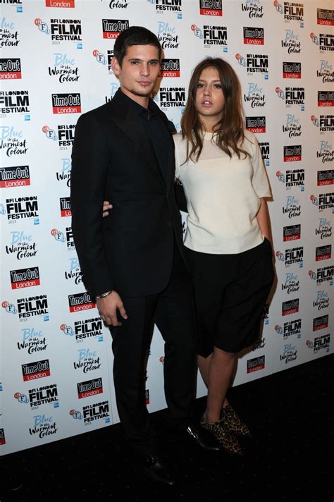 Vidéo Jérémie Laheurte et Adèle Exarchopoulos lors de la première de Blue Is The Warmest