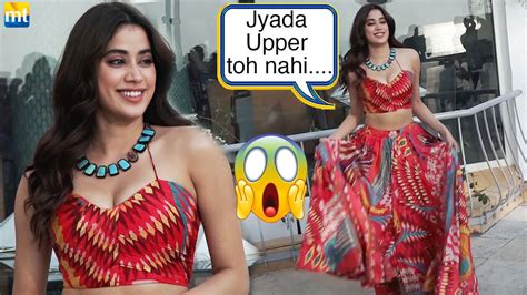 Zyada Upper Toh Janhvi Kapoor Asks Paps While Doing Twirls Ghagra