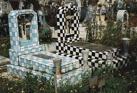 Unusual Tombstones 71 Pics