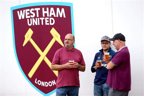 West Ham United Will Nach Fan Aufschrei Bierpreise Senken Mopo