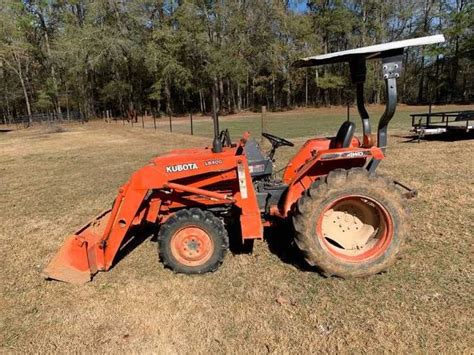 L2500 4x4 Kubota Tractor Front End Loader 2c 925 Hours Tractor Is