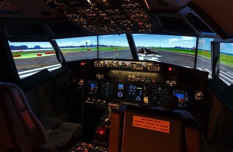 Tokyo Hotel Offers Room With A Full Size Boeing 737 Flight Simulator