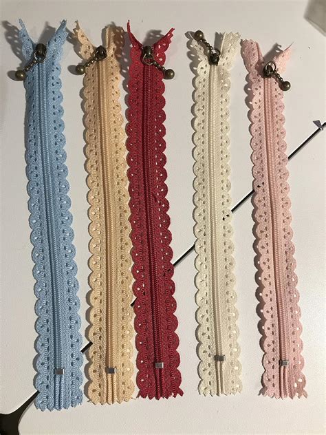 20cm Long Diy Nylon Coil Lace Zippers Flower Zipper For