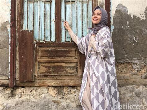 Check spelling or type a new query. Ootd Jilbab Kuning Kunyit - Hijab Muslimah