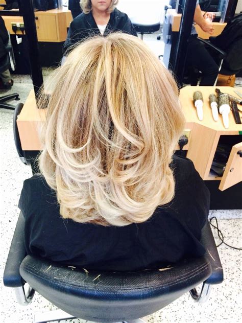 It removes dirt from your roots and also helps lift them. Curly blow dry, full of volume! | Cool hairstyles, Volume ...