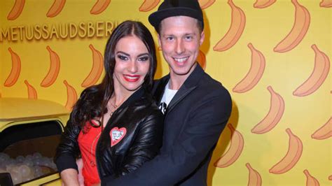 With their celebrity partners rúrik gíslason (33) and valentina pahde so they were all the happier to compete as a couple in today's professional challenge. Renata und Valentin Lusin: Bekommen sie ein Baby?