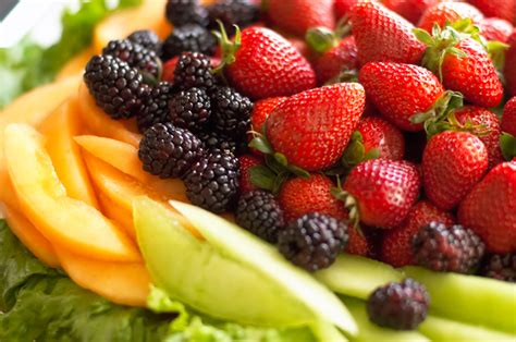 10 Best Low Carb Fruits To Include In Your Diet