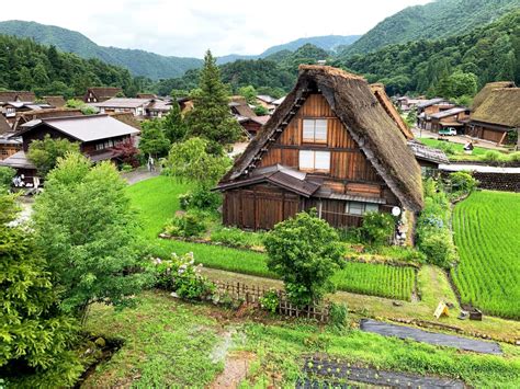 Shirakawa Go Spend The Night In A Traditional Japanese Thatched House