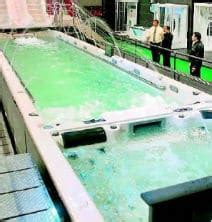 World record of 'biggest bathtub' has been achieved by colston european star spa from mumbai, maharashtra, india. Check Out The Biggest Bathtub In The World!