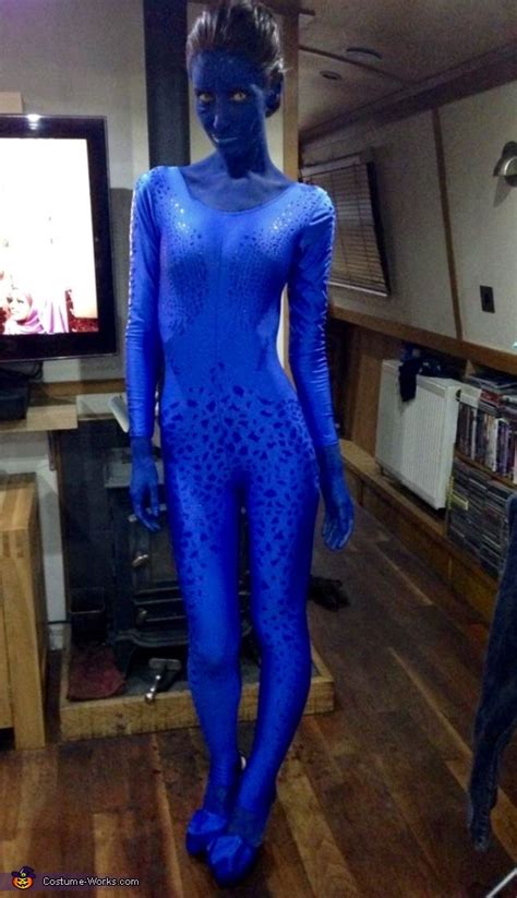 This is me wearing my diy mystique costume! 