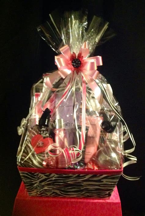 Customized Romance T Baskets Designed With You And Your Lover In