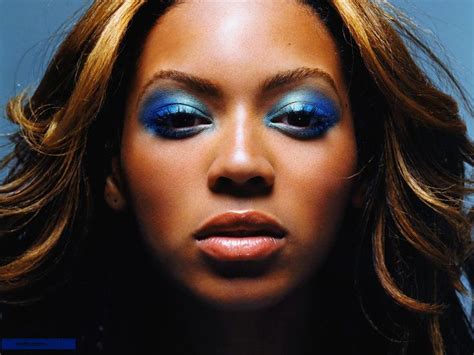 Pin By Ez Smokey Eyes On Hair N Beauty Beyonce Makeup Blue Makeup