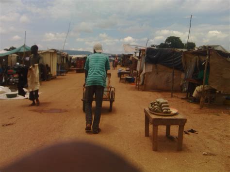 le camp des déplacés de l aéroport bangui m poko en images actus à l africaine actus à l